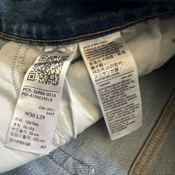Levi's Mom Jean High Waisted Women's 30 Medium Blue Stretch Denim Distressed - Picture 5 of 12